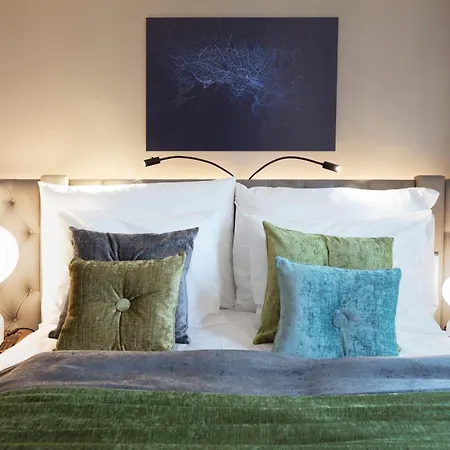 Hotel Clarion The Hub 4*