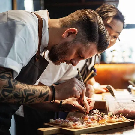 Hotel Clarion The Hub 4*