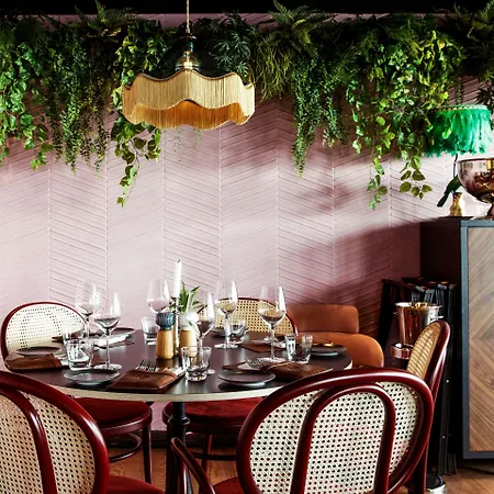 Hotel Clarion The Hub 4*