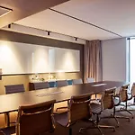 Clarion The Hub 4*