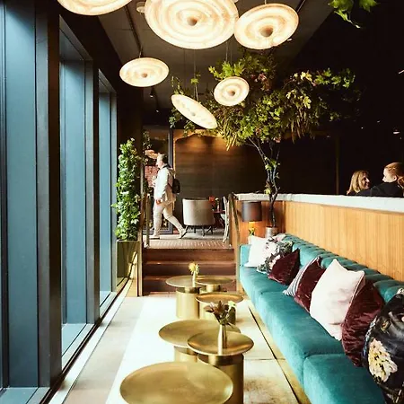Hotel Clarion The Hub 4*