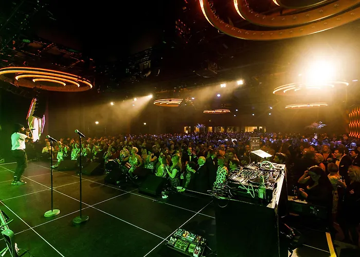 Hotel Clarion The Hub 4*