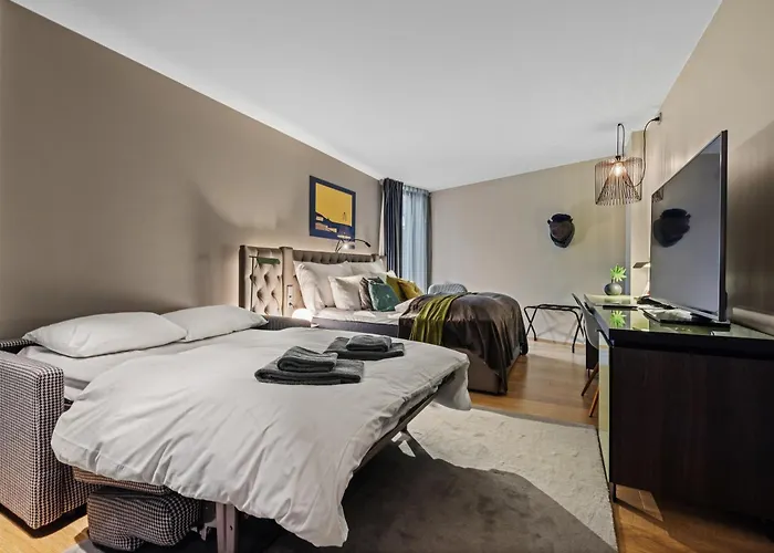 Hotel Clarion The Hub 4*