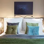 Hotel Clarion The Hub 4*