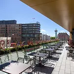 Clarion The Hub 4*